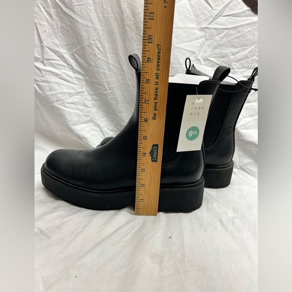 Boots - Picture 6 of 15